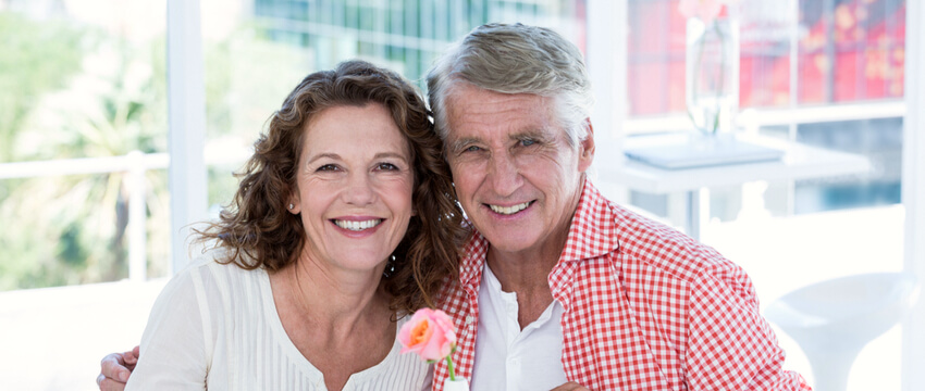 Teeth Implants vs. Dentures – Choosing The Right Option For You